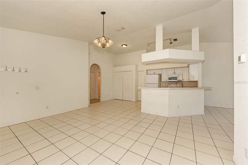 Recently Sold: $259,900 (2 beds, 2 baths, 1148 Square Feet)