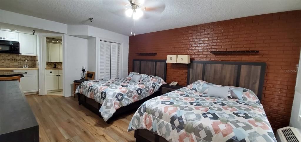 Recently Sold: $65,000 (1 beds, 1 baths, 370 Square Feet)
