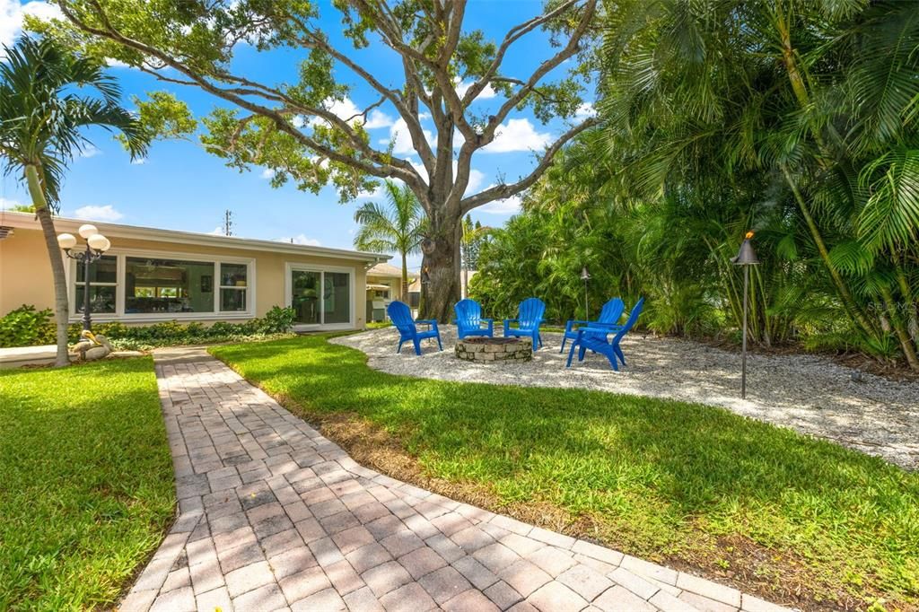 Recently Sold: $1,195,000 (3 beds, 2 baths, 2196 Square Feet)