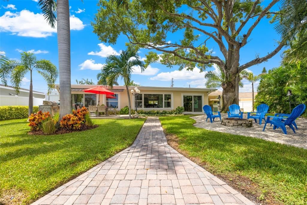 Recently Sold: $1,195,000 (3 beds, 2 baths, 2196 Square Feet)