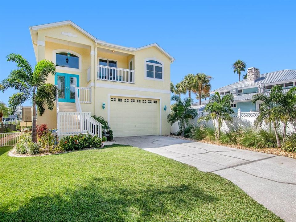 Recently Sold: $875,000 (4 beds, 3 baths, 3281 Square Feet)