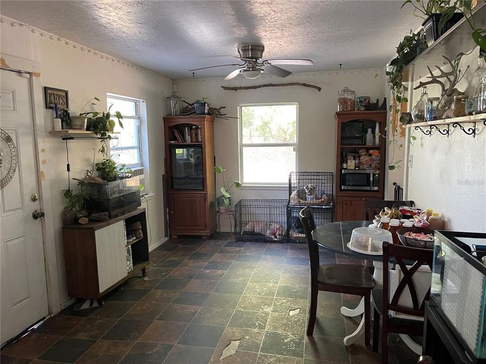 Recently Sold: $149,000 (1 beds, 1 baths, 528 Square Feet)