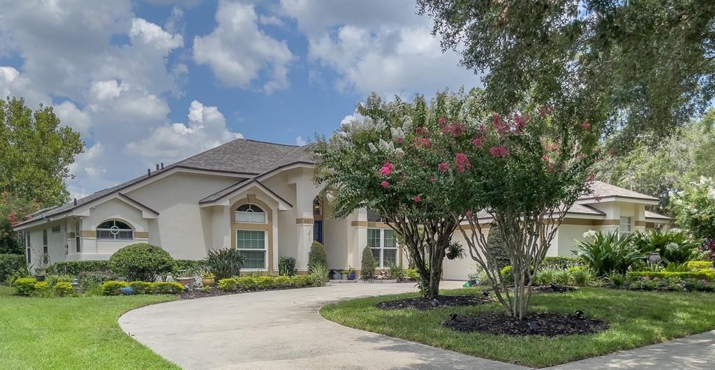 Executive 4/3 remodeled  pristine custom home.