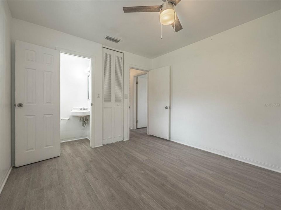 Recently Rented: $1,195 (2 beds, 1 baths, 1053 Square Feet)