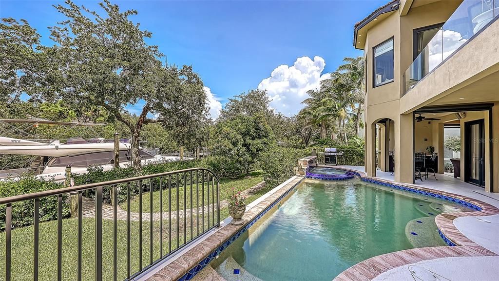 Recently Sold: $1,315,000 (3 beds, 3 baths, 2830 Square Feet)