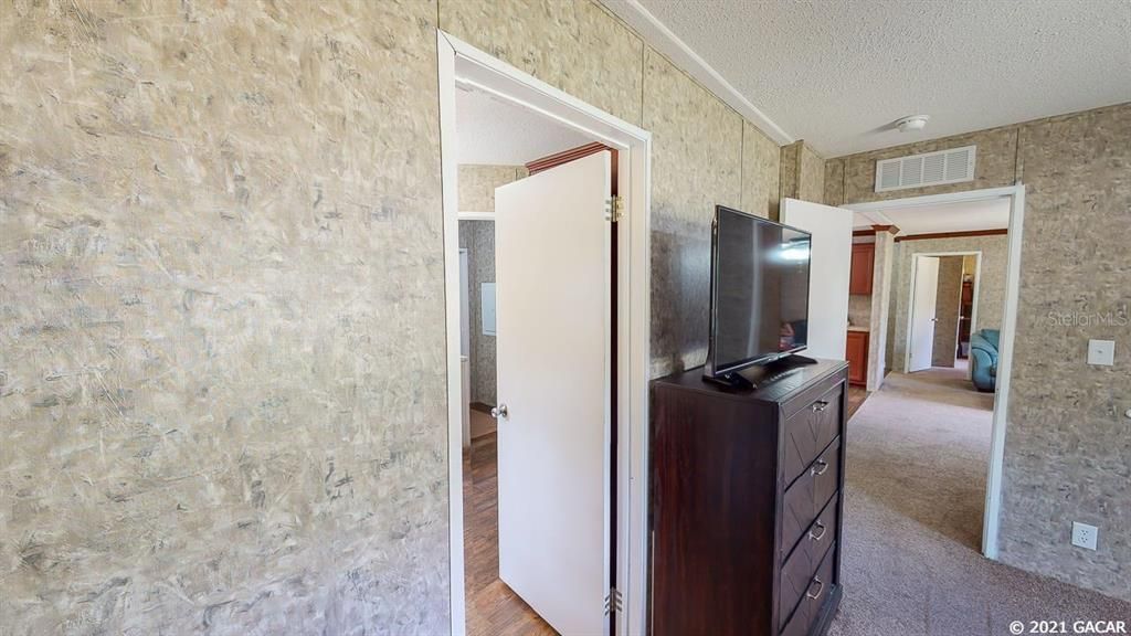 Vendido Recientemente: $150,000 (3 camas, 2 baños, 1232 Pies cuadrados)