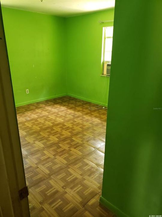 Vendido Recientemente: $85,000 (4 camas, 1 baños, 1248 Pies cuadrados)