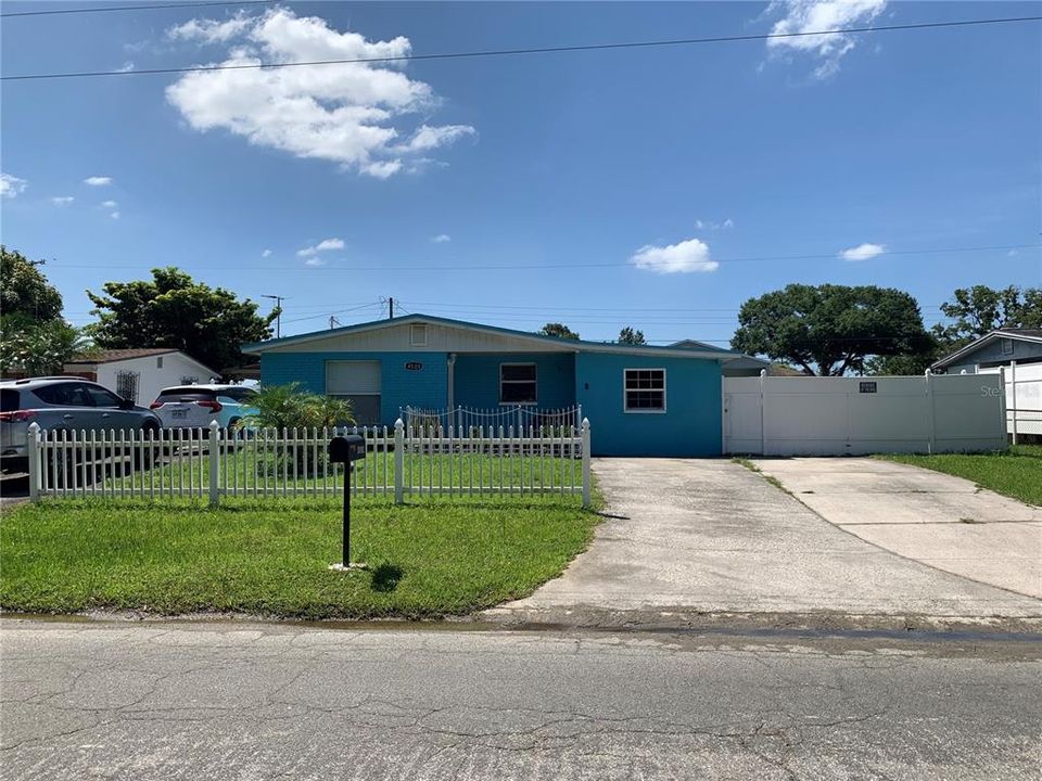 Vendido Recientemente: $276,000 (4 camas, 2 baños, 1320 Pies cuadrados)