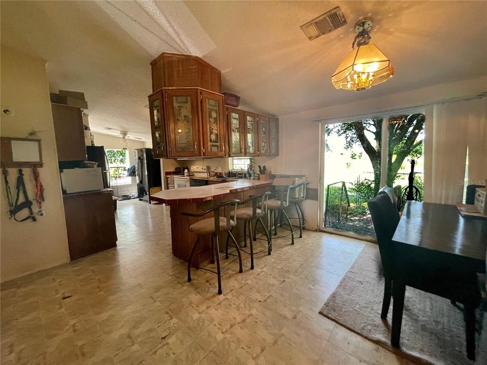 Vendido Recientemente: $249,900 (3 camas, 2 baños, 1280 Pies cuadrados)