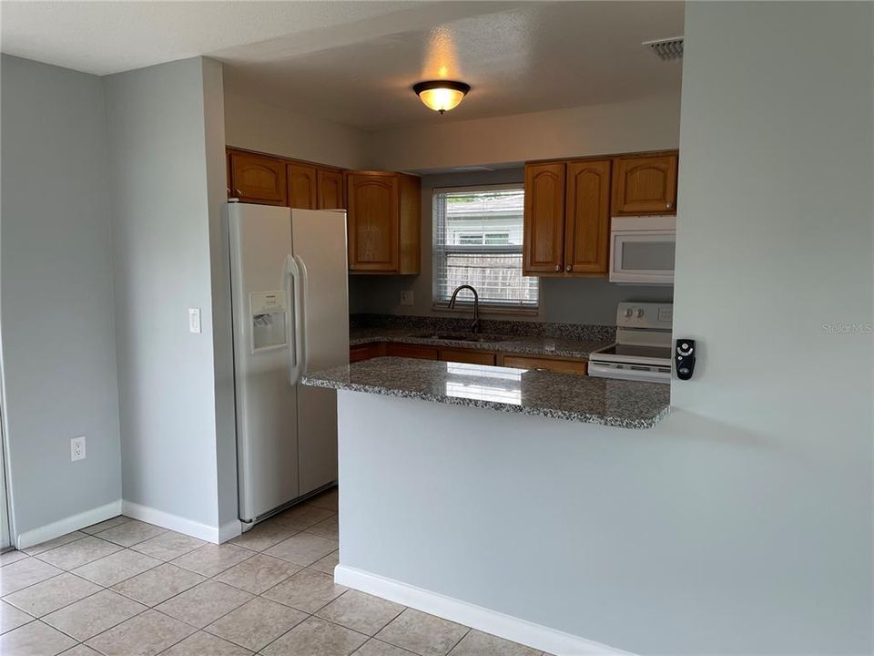 Recently Sold: $215,000 (2 beds, 1 baths, 920 Square Feet)