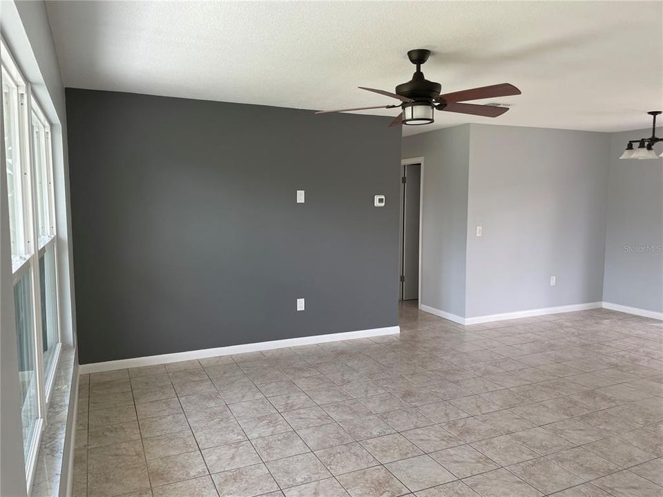 Recently Sold: $215,000 (2 beds, 1 baths, 920 Square Feet)