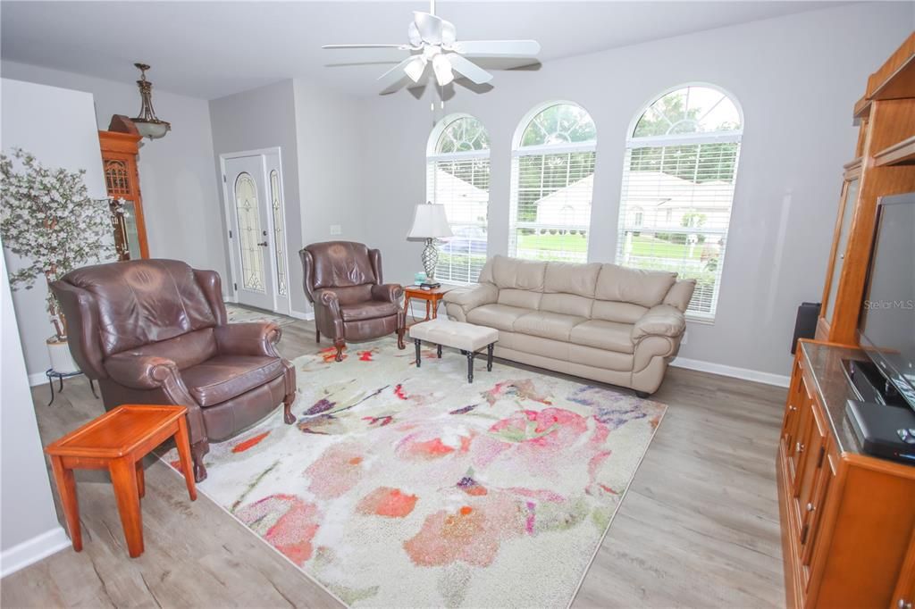 Recently Sold: $250,000 (2 beds, 2 baths, 1681 Square Feet)