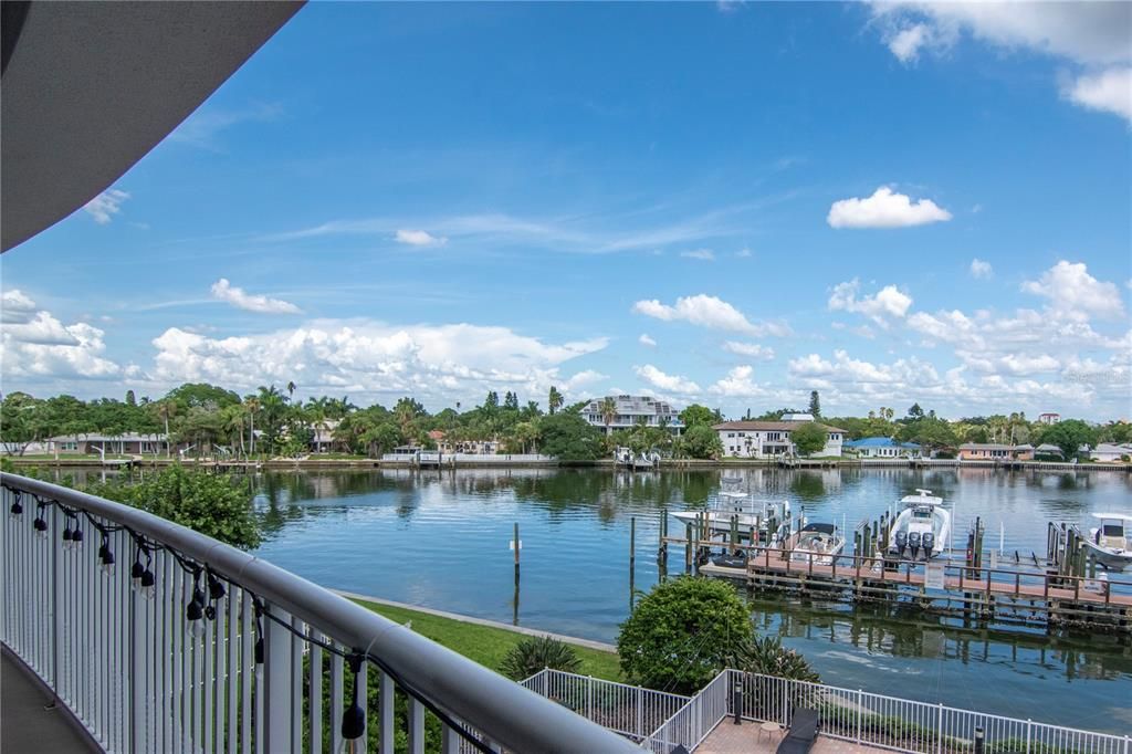 Recently Sold: $1,499,000 (3 beds, 3 baths, 2092 Square Feet)