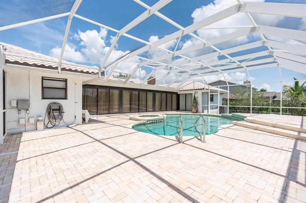 Recently Sold: $723,000 (4 beds, 3 baths, 2953 Square Feet)