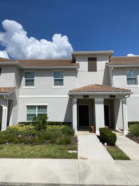 Recently Sold: $360,000 (4 beds, 3 baths, 1902 Square Feet)