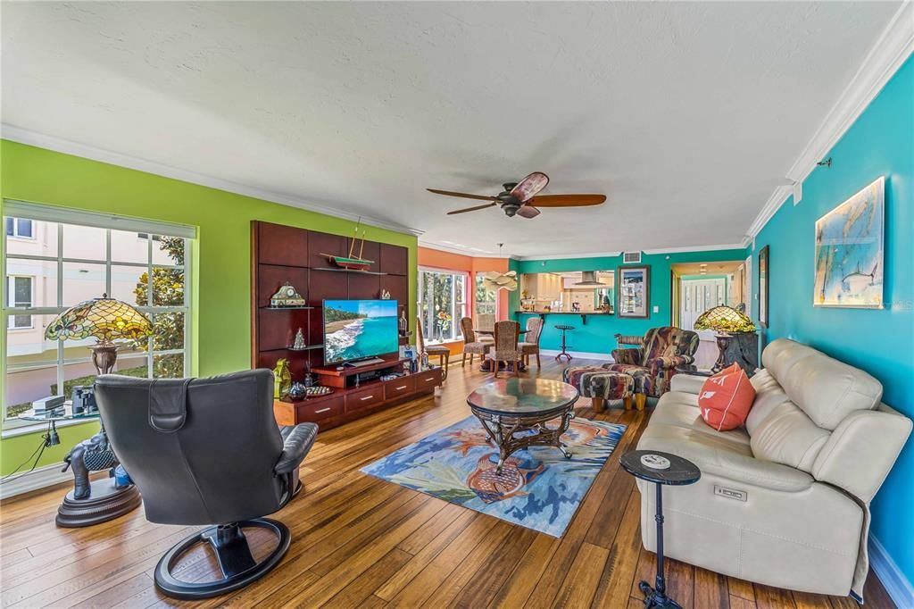 Recently Sold: $550,000 (2 beds, 2 baths, 1624 Square Feet)