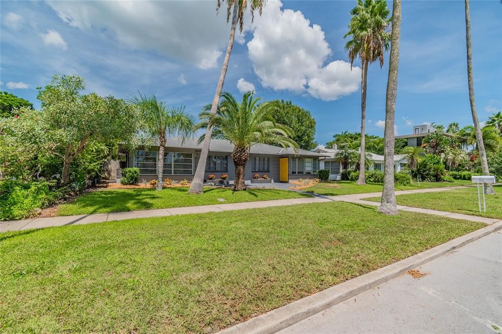 Recently Sold: $1,089,000 (0 beds, 0 baths, 2696 Square Feet)