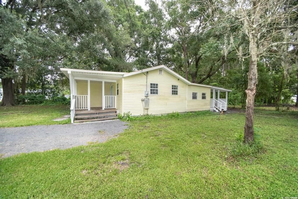 Recently Sold: $139,900 (2 beds, 2 baths, 1060 Square Feet)