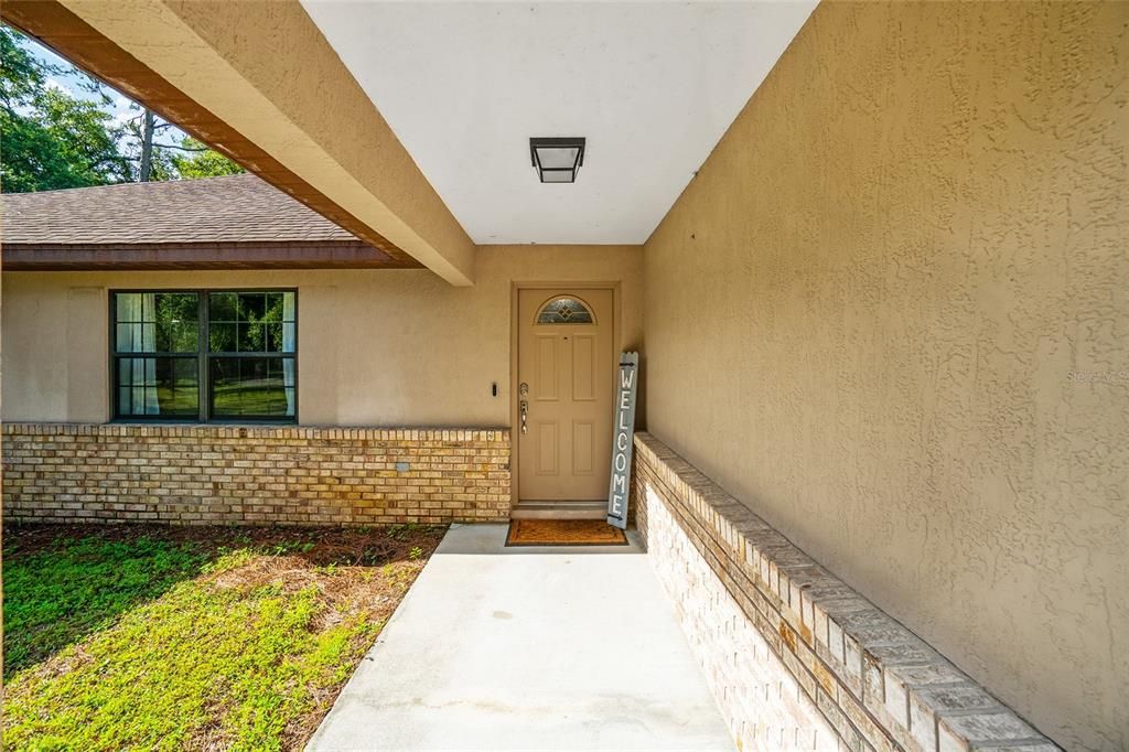 Recently Sold: $290,000 (3 beds, 2 baths, 1798 Square Feet)