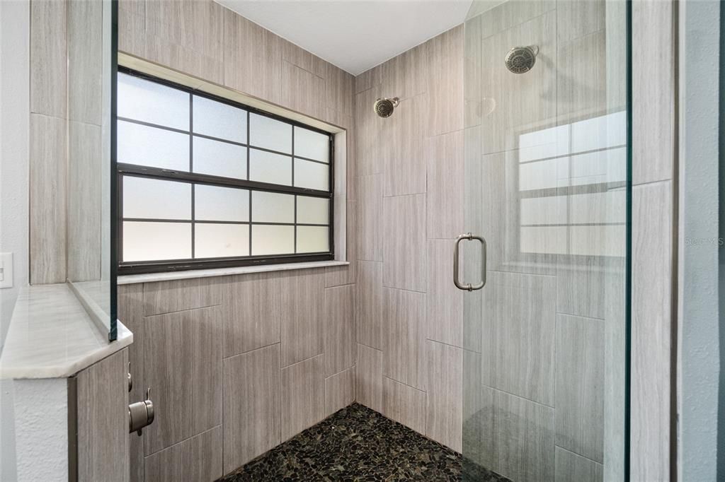 最近售出: $290,000 (3 贝兹, 2 浴室, 1798 平方英尺)