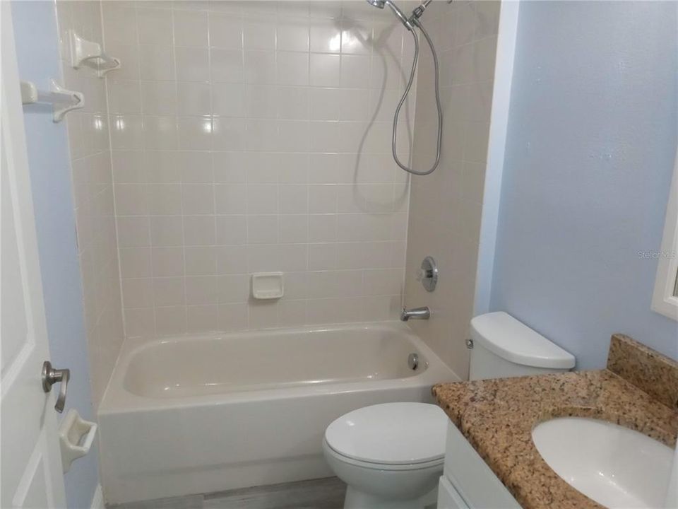 最近租的: $2,600 (3 贝兹, 2 浴室, 2042 平方英尺)