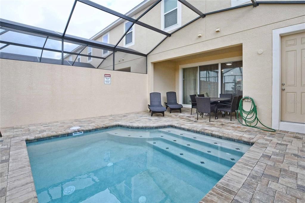 Recently Sold: $460,000 (5 beds, 4 baths, 2294 Square Feet)