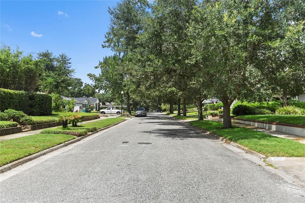 Recently Sold: $650,000 (3 beds, 2 baths, 2043 Square Feet)