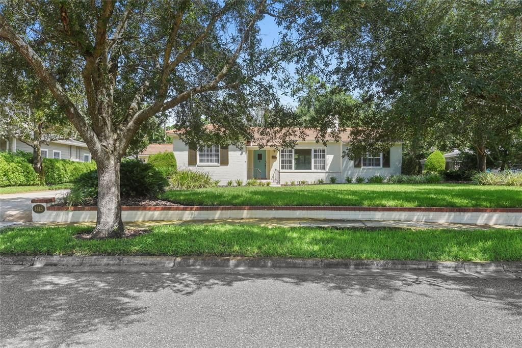 Recently Sold: $650,000 (3 beds, 2 baths, 2043 Square Feet)