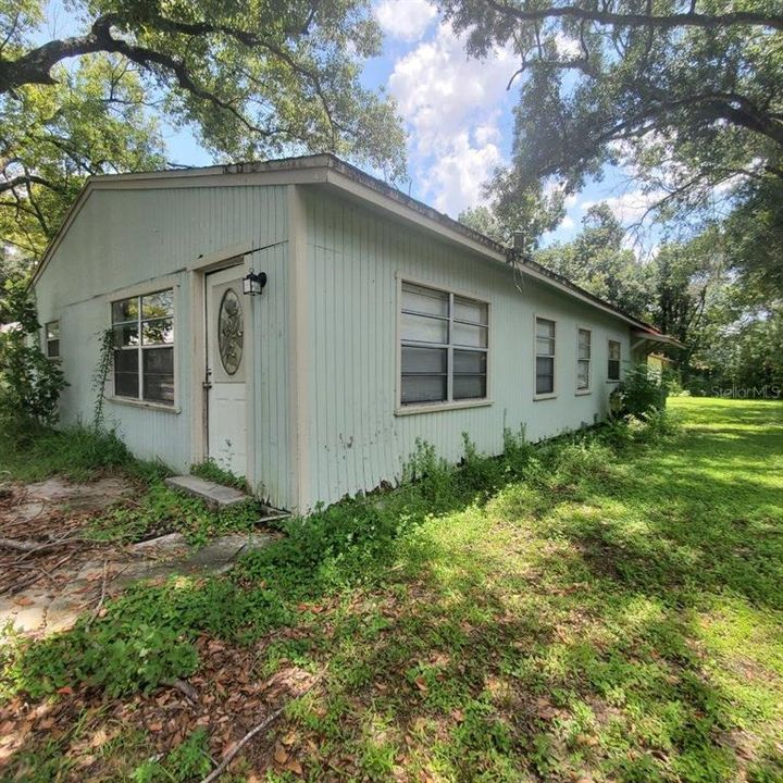Recently Sold: $112,900 (4 beds, 1 baths, 1212 Square Feet)
