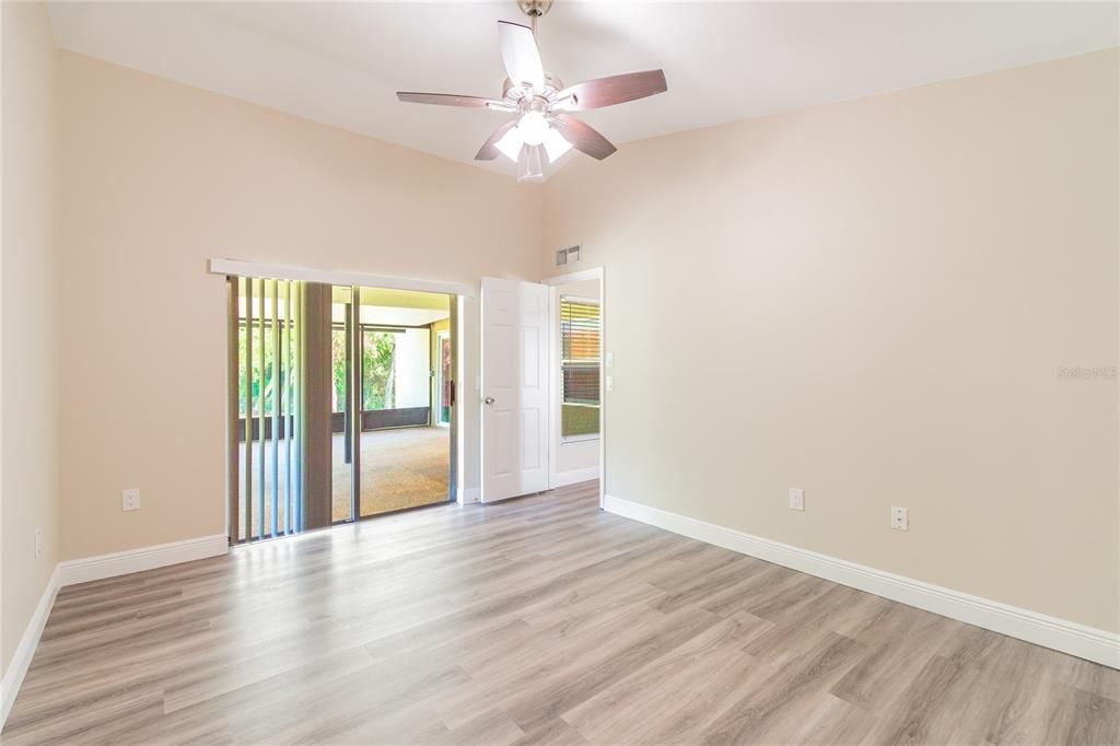 Recently Sold: $254,900 (3 beds, 2 baths, 1570 Square Feet)