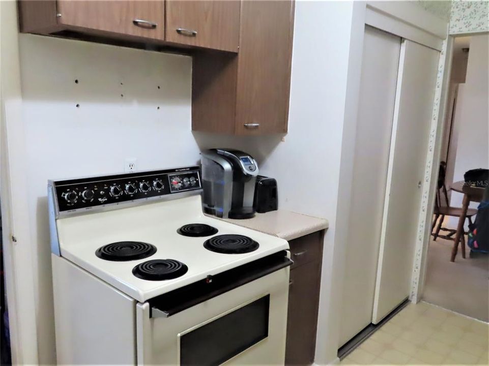 Vendido Recientemente: $175,000 (2 camas, 2 baños, 1186 Pies cuadrados)