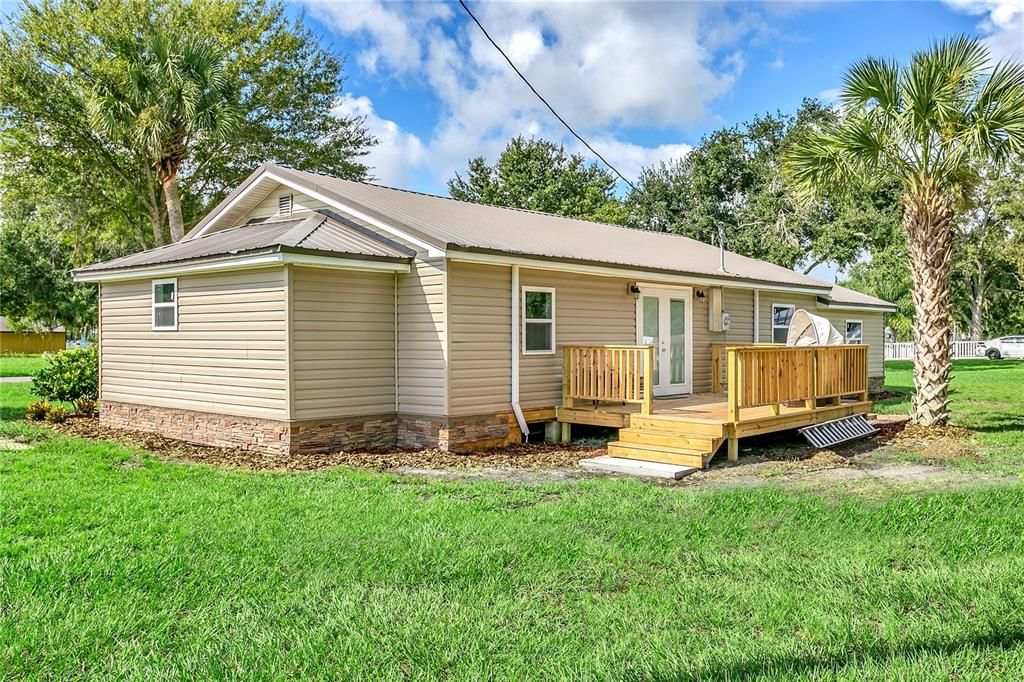 Recently Sold: $199,900 (3 beds, 2 baths, 1133 Square Feet)