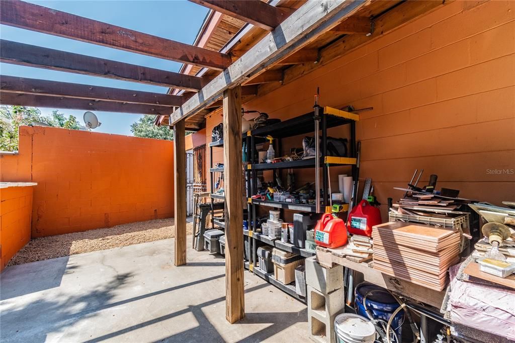 Recently Sold: $400,000 (4 beds, 2 baths, 3066 Square Feet)