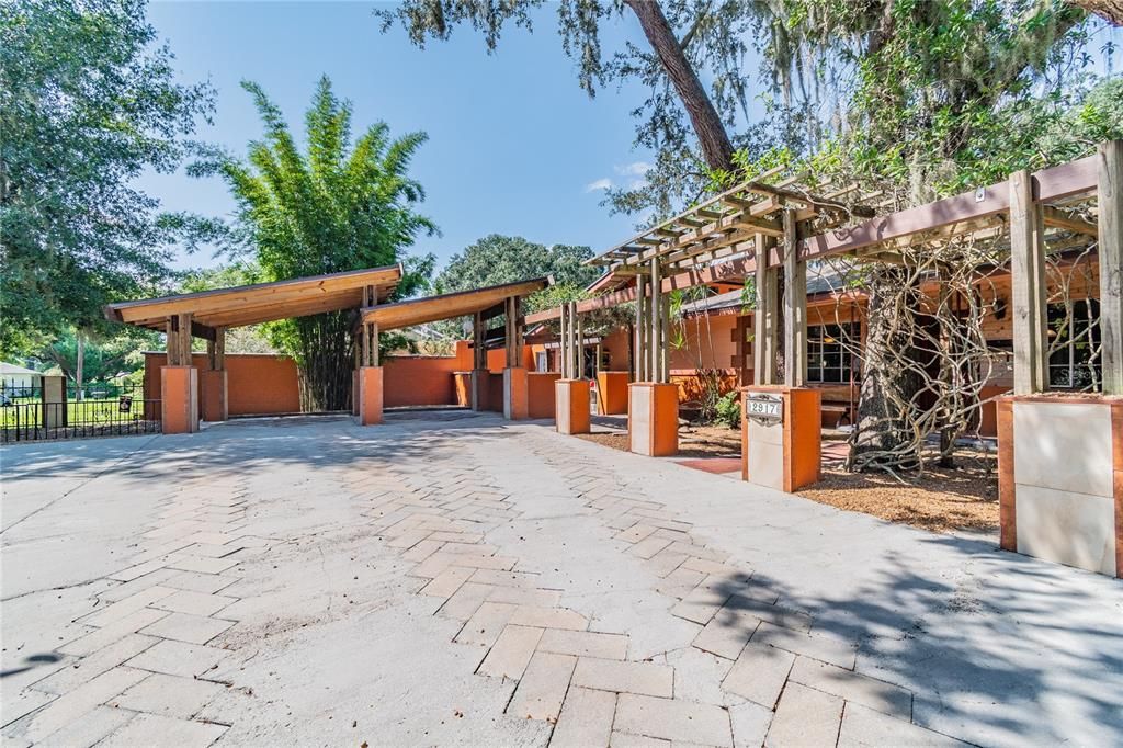 Recently Sold: $400,000 (4 beds, 2 baths, 3066 Square Feet)