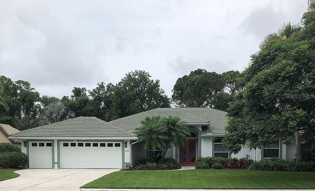 Recently Sold: $722,000 (4 beds, 2 baths, 2605 Square Feet)