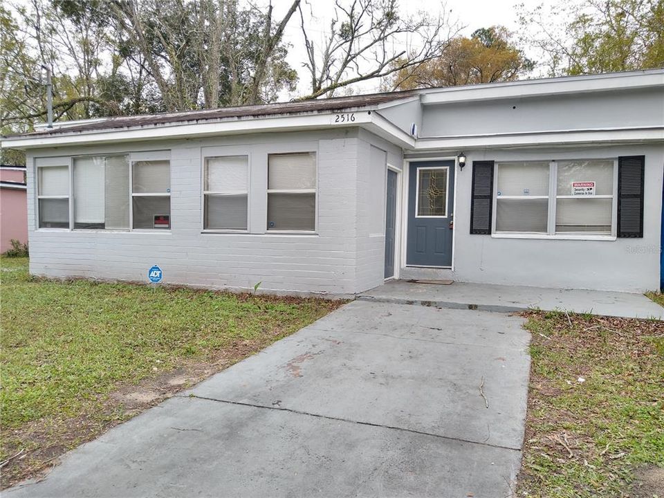 Recently Rented: $1,100 (3 beds, 1 baths, 1314 Square Feet)