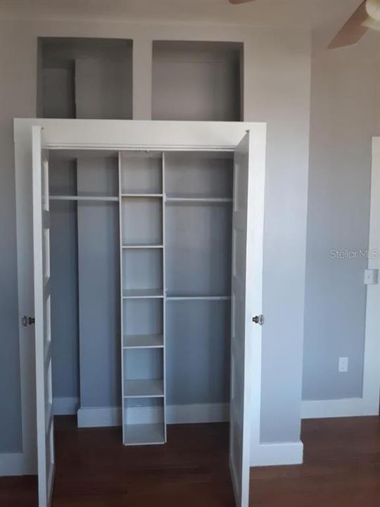 Middle Bedroom Closet