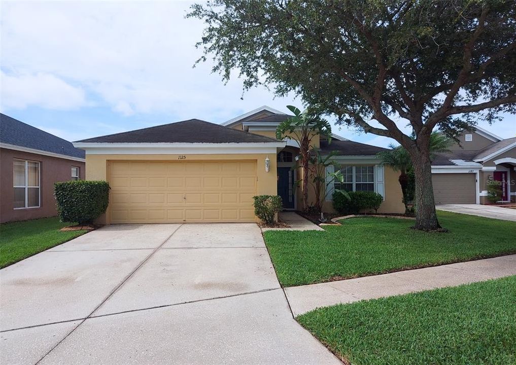 Recently Sold: $300,000 (4 beds, 2 baths, 1665 Square Feet)