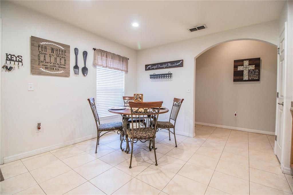 Recently Sold: $275,000 (4 beds, 2 baths, 1692 Square Feet)