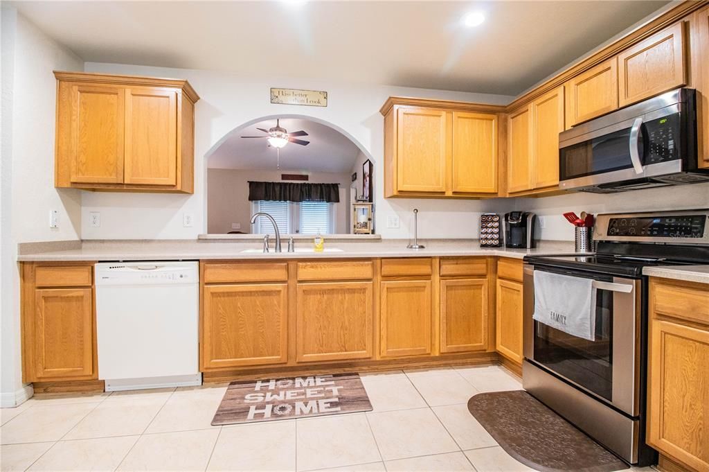 Recently Sold: $275,000 (4 beds, 2 baths, 1692 Square Feet)