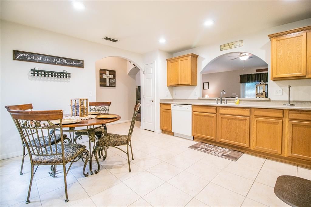 Recently Sold: $275,000 (4 beds, 2 baths, 1692 Square Feet)