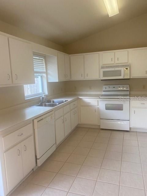 Recently Sold: $164,900 (3 beds, 2 baths, 1421 Square Feet)