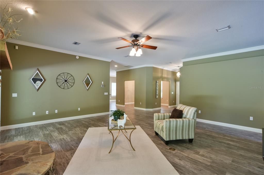 Recently Sold: $725,000 (3 beds, 2 baths, 2467 Square Feet)