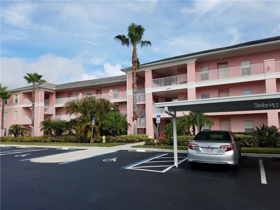 最近售出: $175,000 (3 贝兹, 2 浴室, 1293 平方英尺)