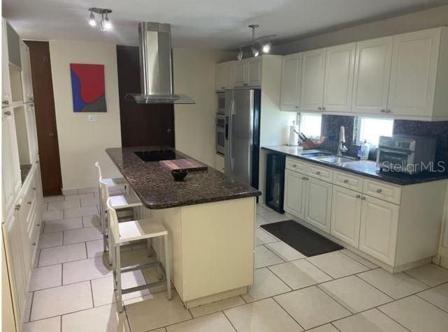 Vendido Recientemente: $545,000 (4 camas, 2 baños, 2574 Pies cuadrados)