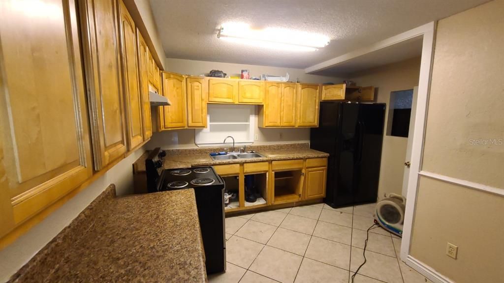2nd picture of kitchen