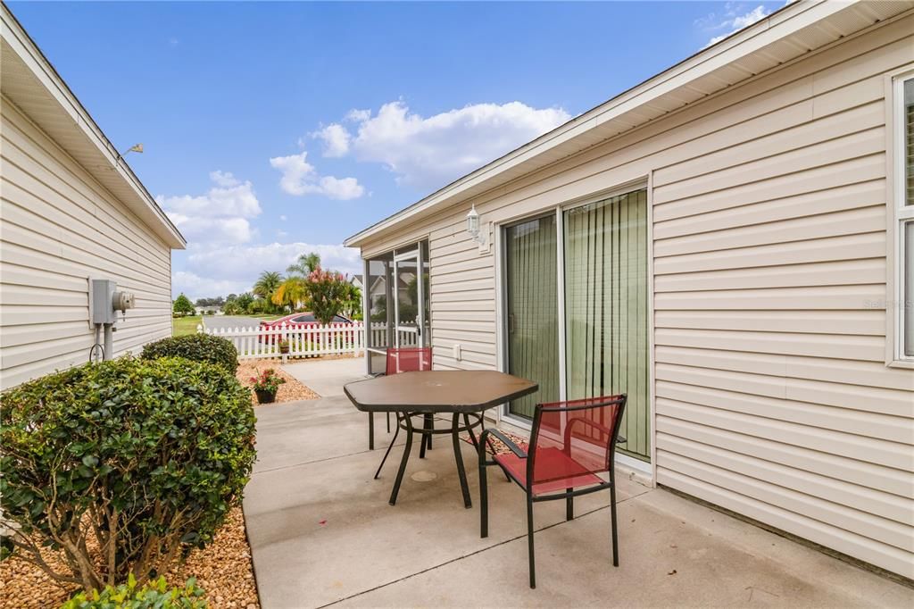 Recently Sold: $259,000 (2 beds, 2 baths, 1156 Square Feet)