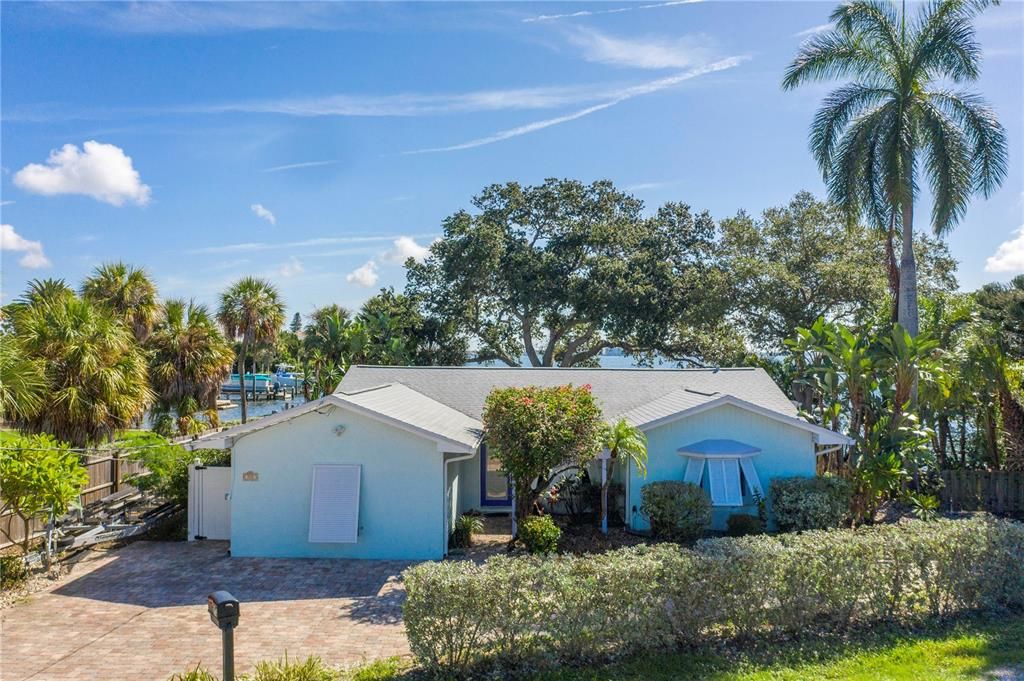 Recently Sold: $1,400,000 (4 beds, 3 baths, 2197 Square Feet)