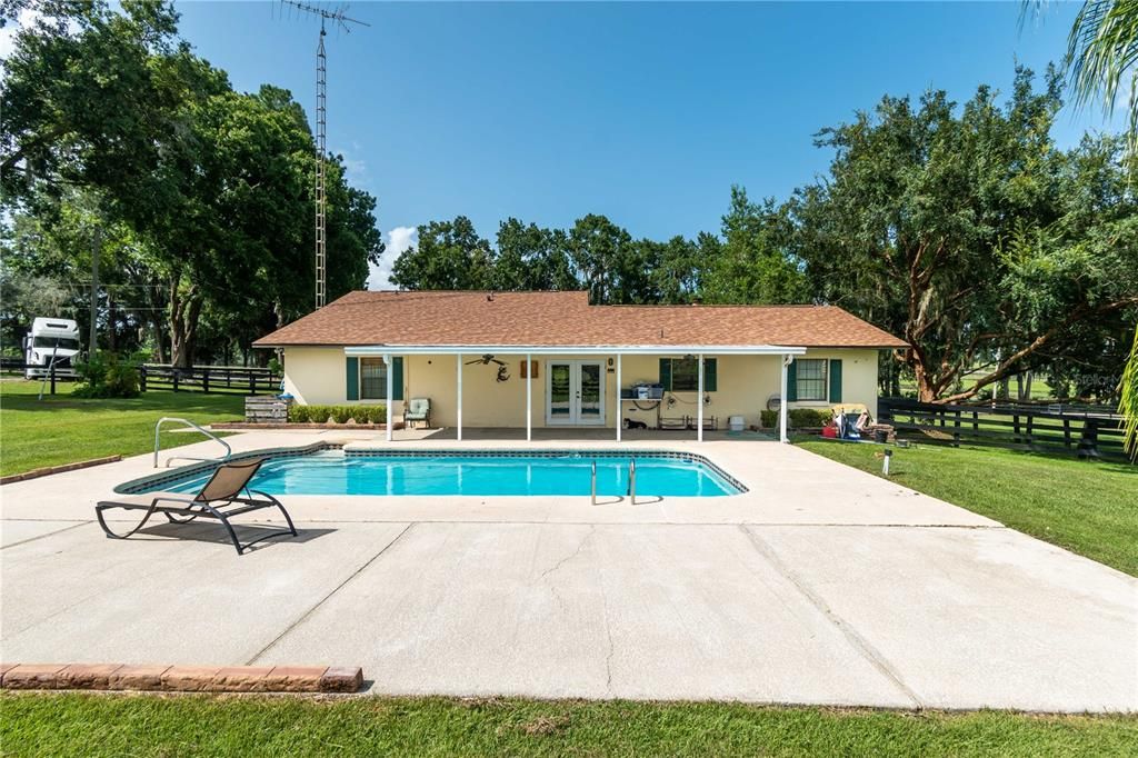 Recently Sold: $589,000 (3 beds, 2 baths, 2052 Square Feet)