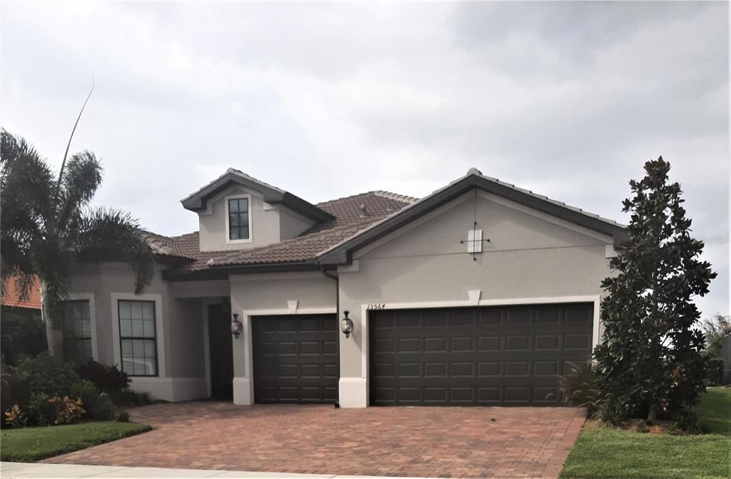 Recently Sold: $848,000 (3 beds, 3 baths, 2855 Square Feet)